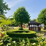 Olivia Bed & Breakfast 3*